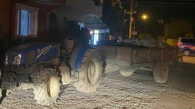 Bursa’da babasının kullandığı traktörün önüne atlayan çocuk ağır yaralandı