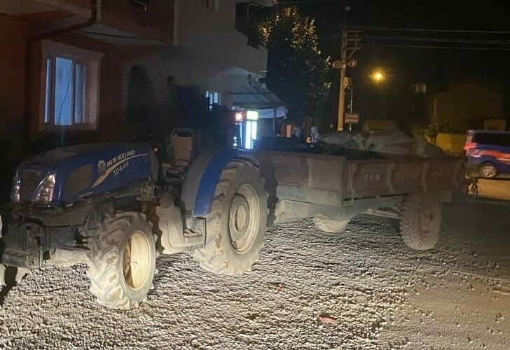 Bursa’da babasının kullandığı traktörün önüne atlayan çocuk ağır yaralandı