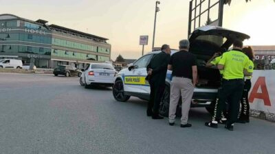 Bursa’da çakarlı aracın sürücüsüne ve sahibine 276 bin lira ceza