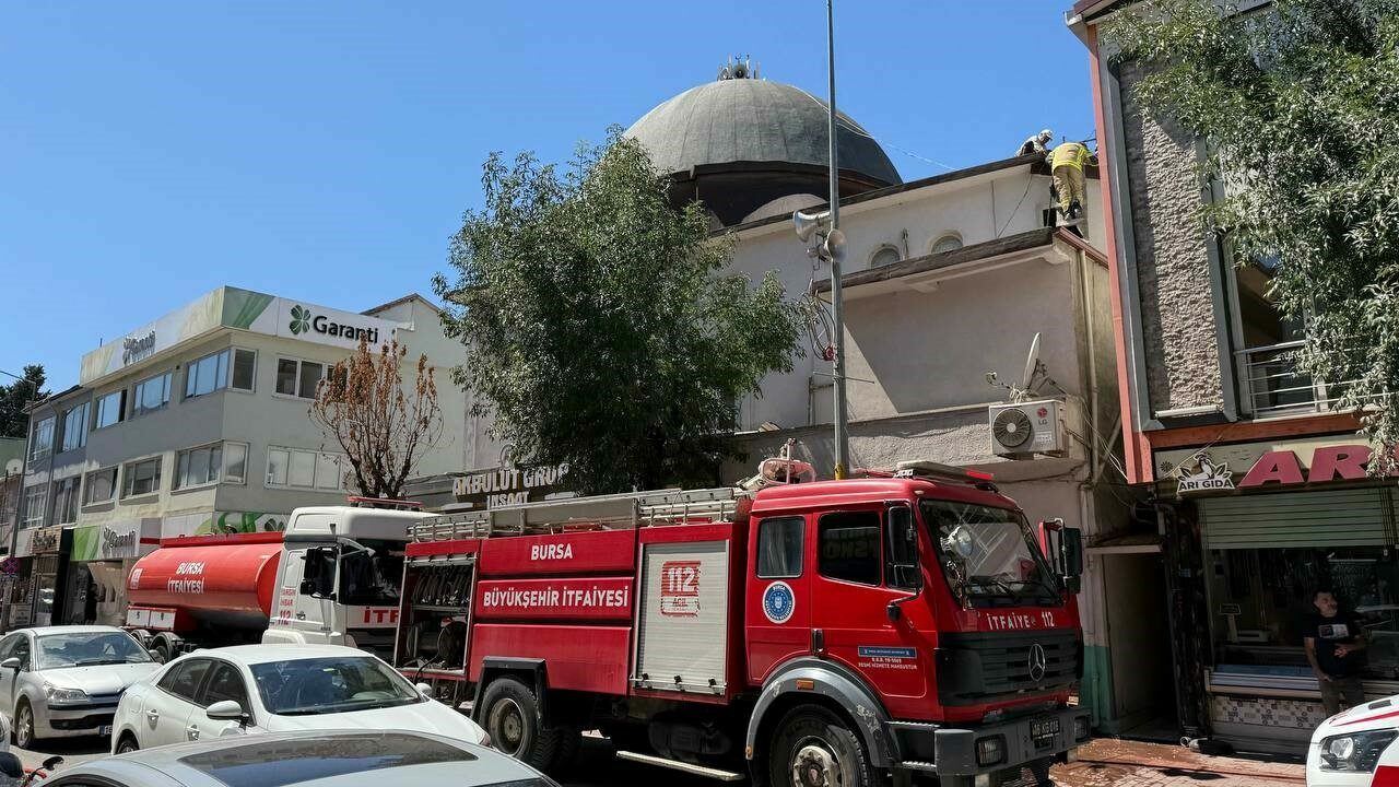 Bursa’da camide korkutan yangın