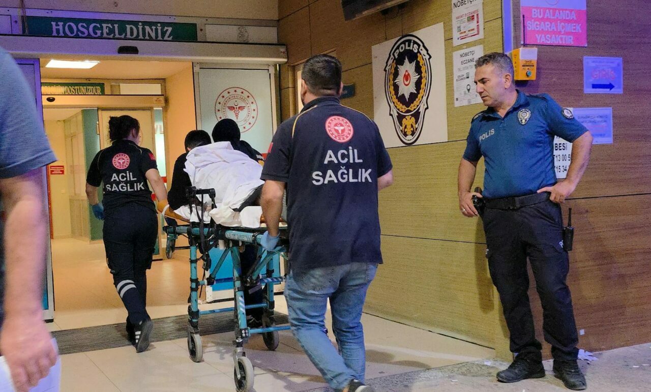 Bursa’da fabrika önünde kavga! Güvenlik görevlisi bıçaklandı