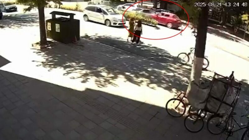 Bursa’da feci kaza: 1’i bebek, 9 yaralı Bursa'nın İnegöl ilçesinde, yayaya yol vermek amacıyla duran araca çarpmamak