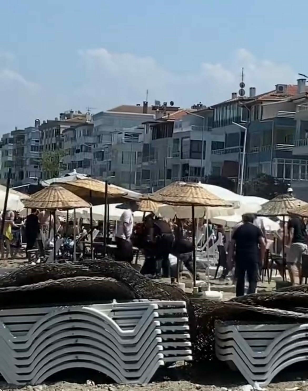 Bursa’da halk plajında şezlong kavgası