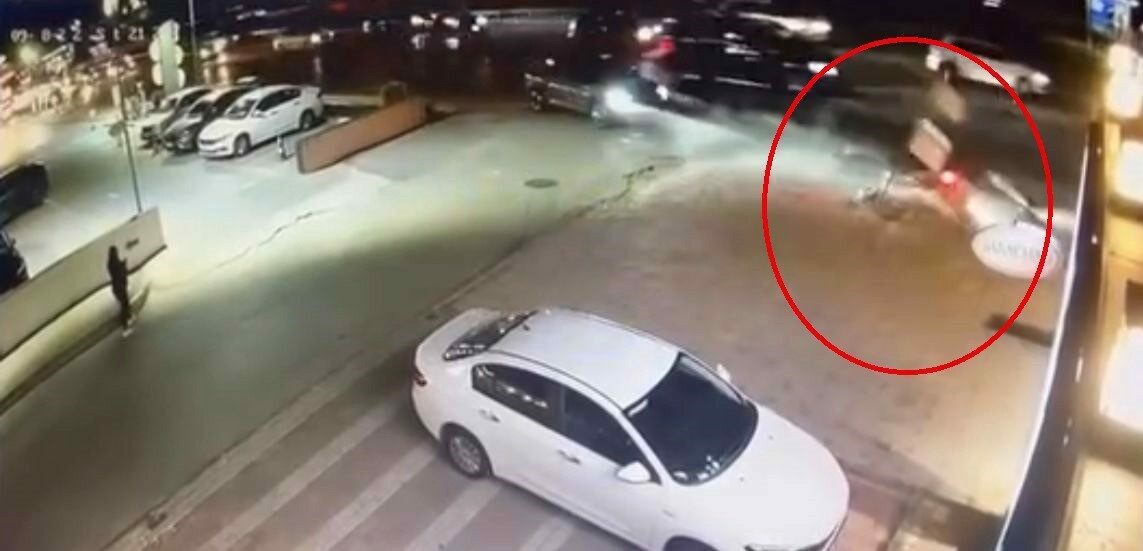 Bursa’da hız kaza getirdi: O anlar kamerada… Bursa’da hız kaza getirdi: O anlar kamerada…