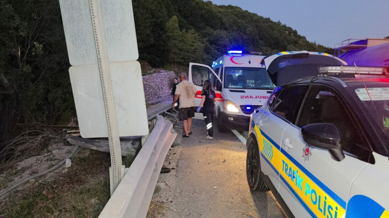 Bursa’da kamyon şarampole uçtu