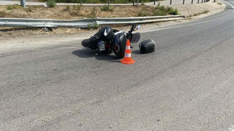 Bursa’da korkunç kaza: 1 ölü, 1 ağır yaralı Bursa'nın İnegöl ilçesinde devrilip sürüklenerek bariyerlere çarpan motosikletin sürücüsü Ali