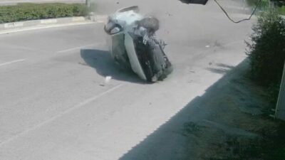 Bursa’da otomobil takla attı! O anlar kamerada