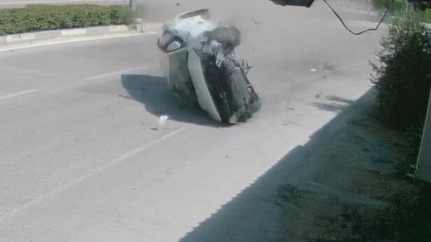 Bursa’da otomobil takla attı! O anlar kamerada