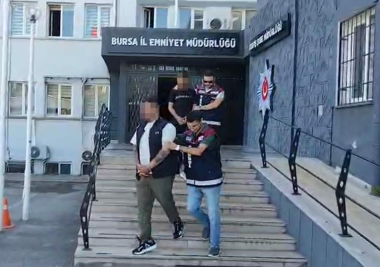 Bursa’da sahte polislerden vurgun! Bursa’da sahte polislerden vurgun!