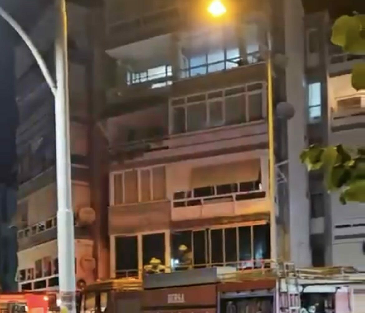 Bursa’nın tatil beldesinde yangın paniği! O anlar kamerada… Bursa’nın tatil beldesinde yangın paniği! O anlar kamerada…