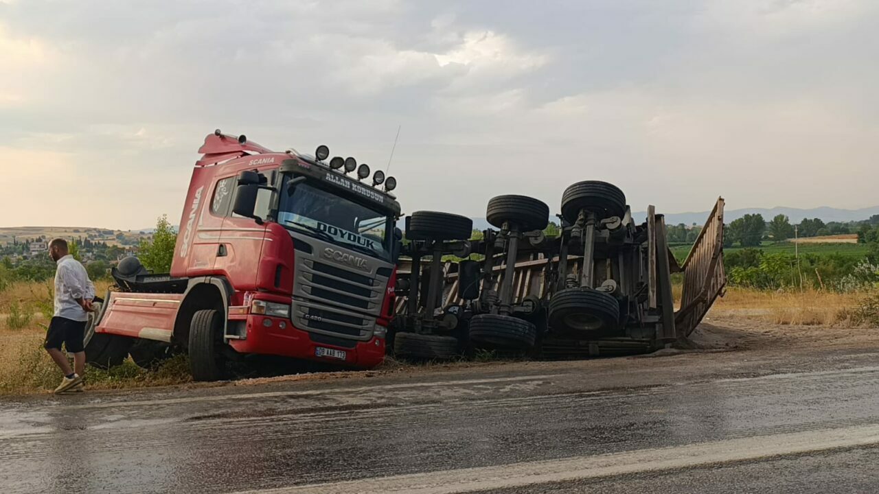 Bursa’da yağmur ilk kazayı getirdi Bursa’da yağmur ilk kazayı getirdi