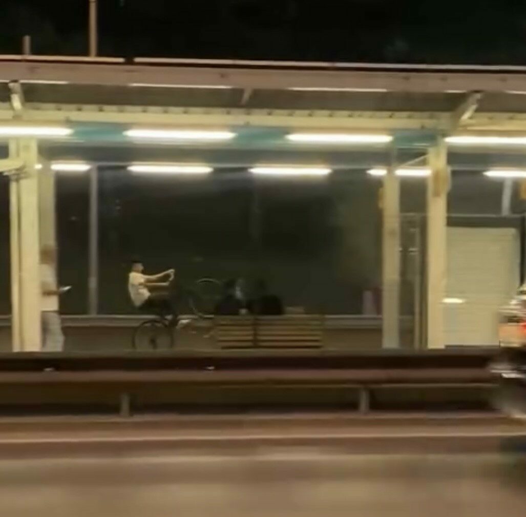 Bursa’da yürekler ağza geldi! Metroda bakın ne yaptı… Bursa’da yürekler ağza geldi! Metroda bakın ne yaptı…