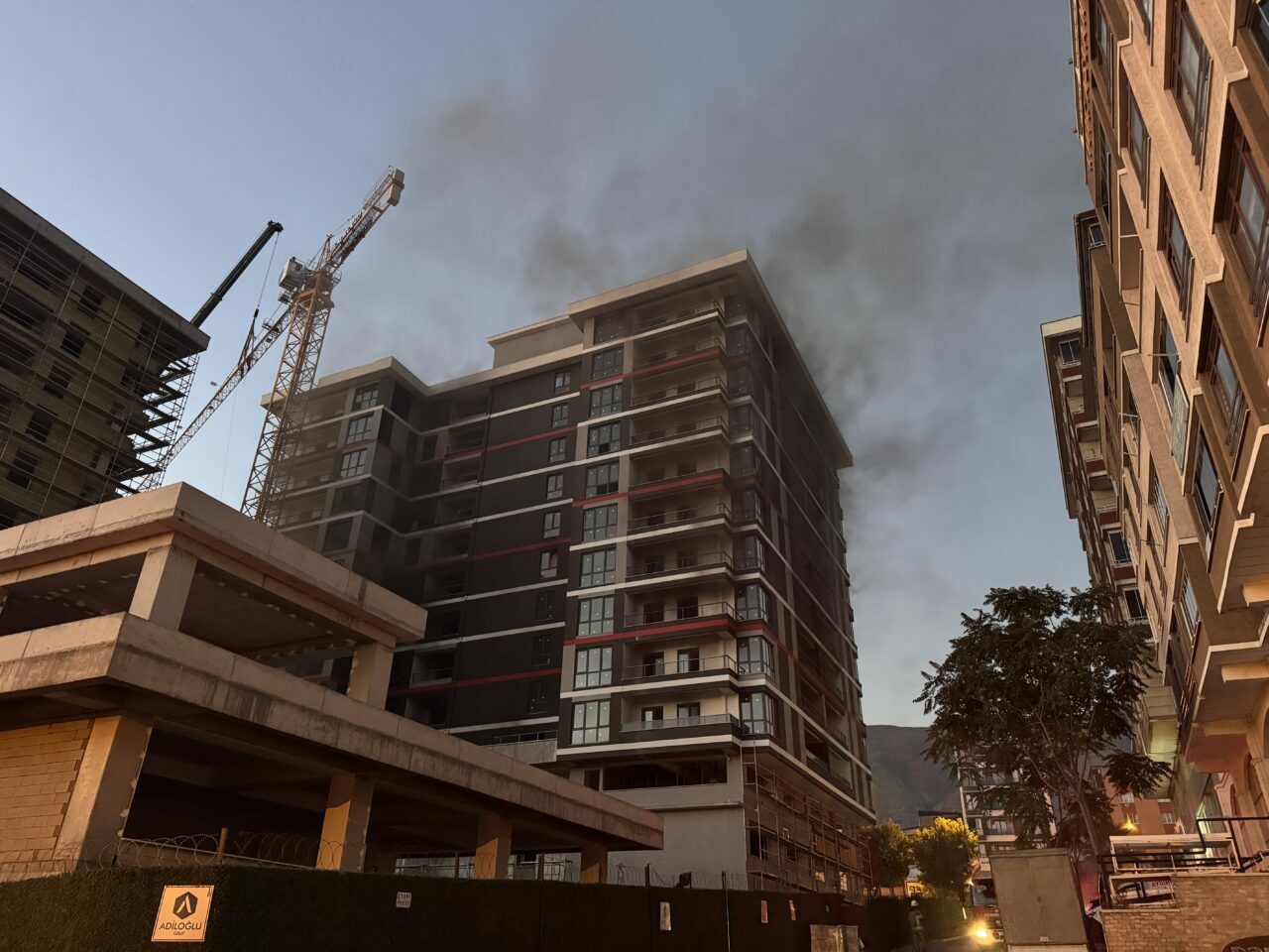 Bursa’daki 13 katlı inşaatta yangın