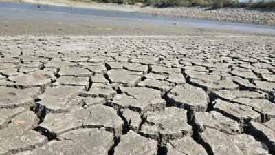 Bursa’daki yarım asırlık göleti kuraklık vurdu