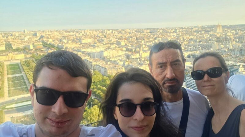 Bursa'da ikizler Naz ve Deniz Akdeniz, doktor olan babaları Hürol