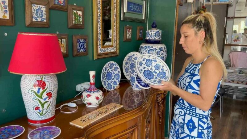 Bursa’nın değeri dünyaya taşınıyor Bursa’nın İznik ilçesinde çini sanatını yaşatan Kübra Göllü, atölyesinde ürettiği
