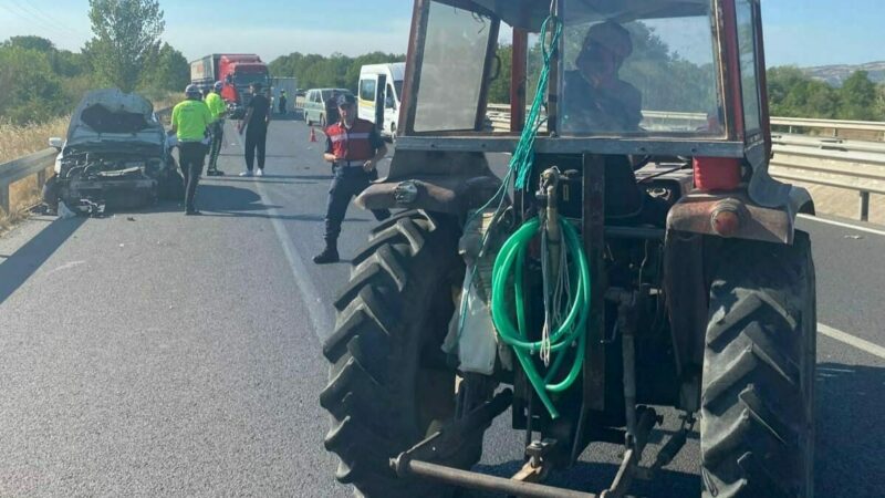 Bursa'nın İnegöl ilçesinde otomobil ile traktörün çarpıştığı kazada 1 kişi