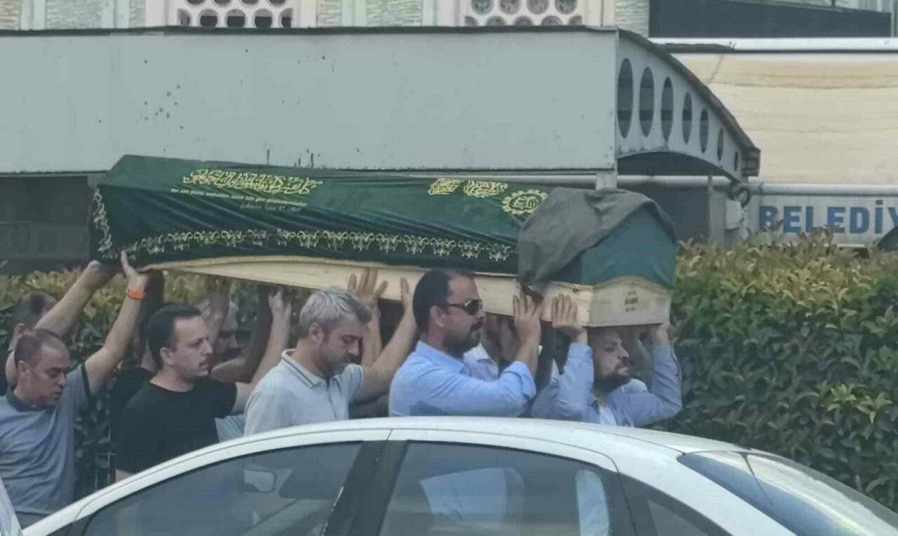 Bursa’yı yasa boğan ölüm: Minik Berra gözyaşlarıyla toprağa verildi