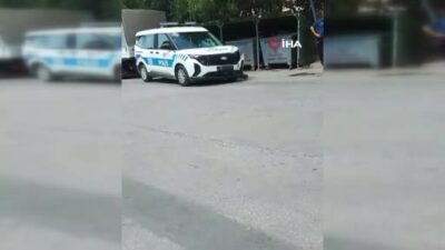 Bursa Gemlik’te nefes kesen kovalamaca! Polis aracına çarptı