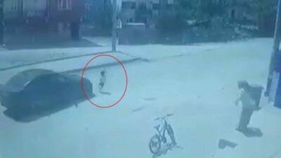 Bursa’da feci kaza kamerada! 10 metre savruldu…