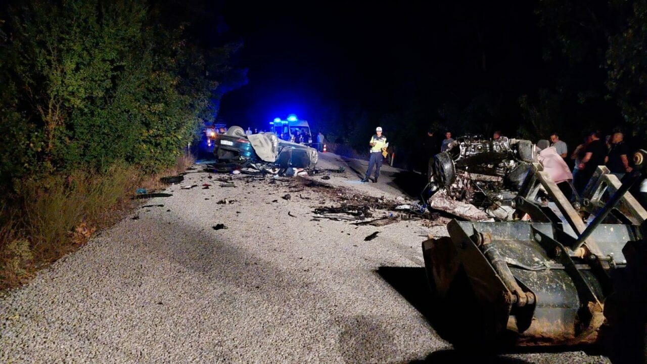 Katliam gibi kaza: 6 ölü Katliam gibi kaza: 6 ölü