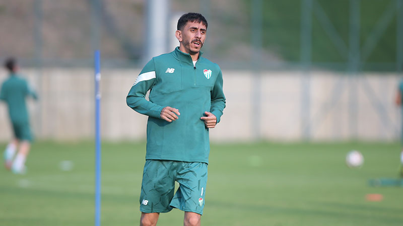 Bursasporlu isim çok merak edilen hikayeyi anlattı Bursasporlu isim çok merak edilen hikayeyi anlattı