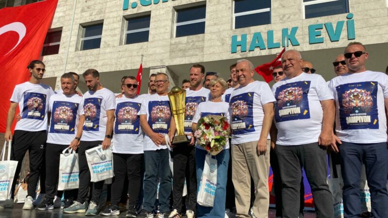 Nilüfer’in ‘Süper’ takımına Bursa’da süper karşılama Ankara’da oynanan 2025 Hentbol Erkekler Süper Kupa final maçında Beşiktaş’ı