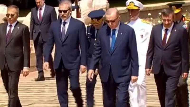 Cumhurbaşkanı Erdoğan’dan Anıtkabir ziyareti Cumhurbaşkanı Erdoğan’dan Anıtkabir ziyareti