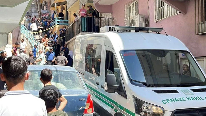 Anne ve babası ölü bulundu, beş yaşındaki Dicle kayıp! Anne ve babası ölü bulundu, beş yaşındaki Dicle kayıp!