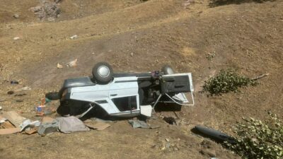 Otomobil devrildi: 8 yaralı