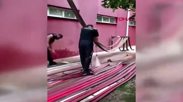 Bursa itfaiyesi ekipmanlarından yangının izlerini böyle temizledi