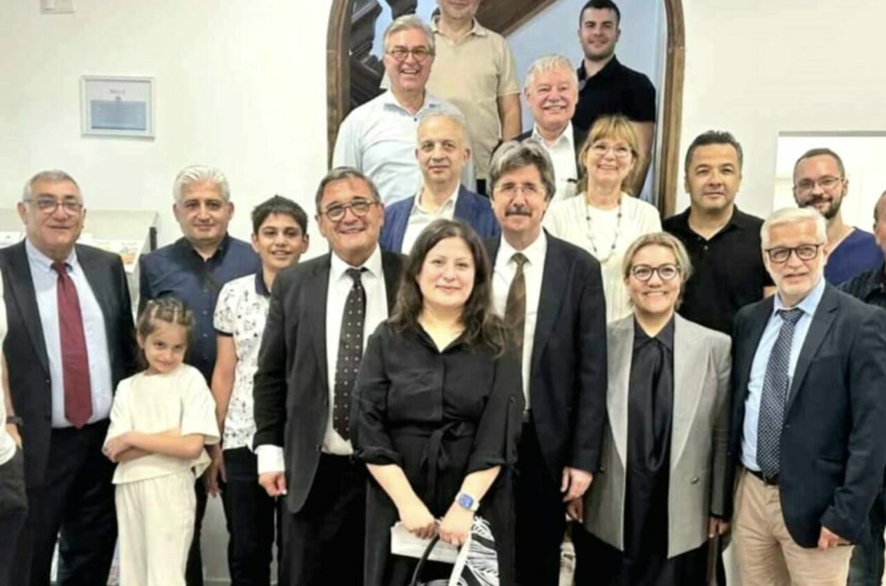 Bursa Uludağ Üniversitesi’nden Almanya çıkarması Bursa Uludağ Üniversitesi’nden Almanya çıkarması