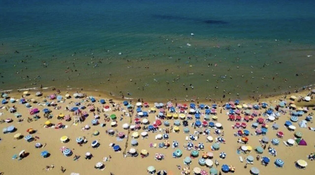 İstanbul’un 5 ilçesinde yüzme yasağı İstanbul’un 5 ilçesinde yüzme yasağı