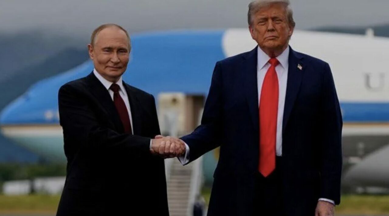 Trump ve Putin’in Alaska zirvesi Trump ve Putin’in Alaska zirvesi