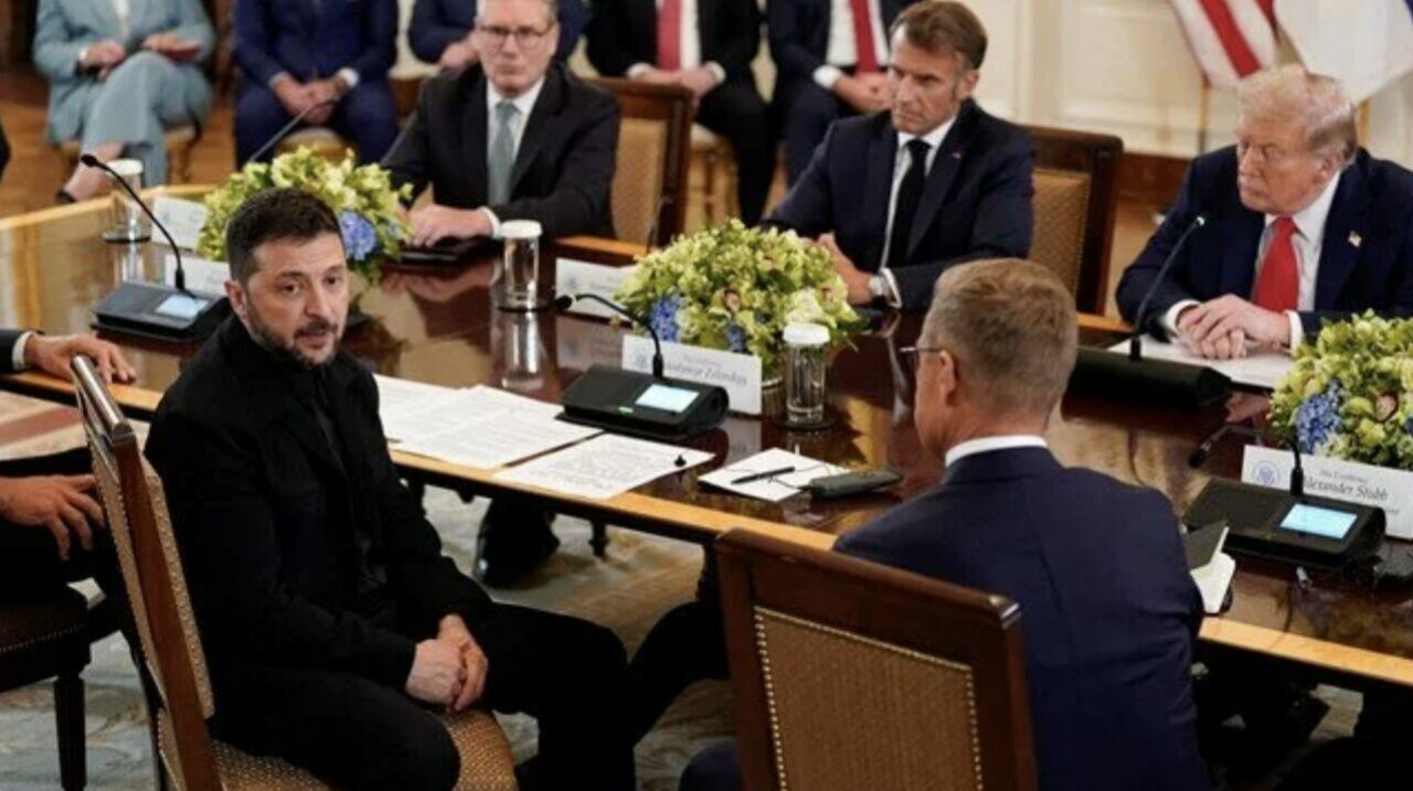 Beyaz Saray’da kritik zirve: Üçlü görüşmeyle savaş bitebilir Beyaz Saray’da kritik zirve: Üçlü görüşmeyle savaş bitebilir