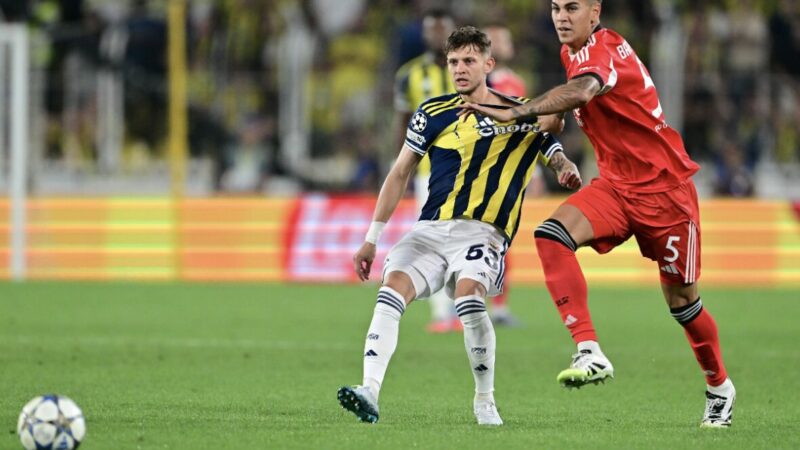 UEFA Şampiyonlar Ligi play-off turu ilk maçında Fenerbahçe, sahasında Benfica