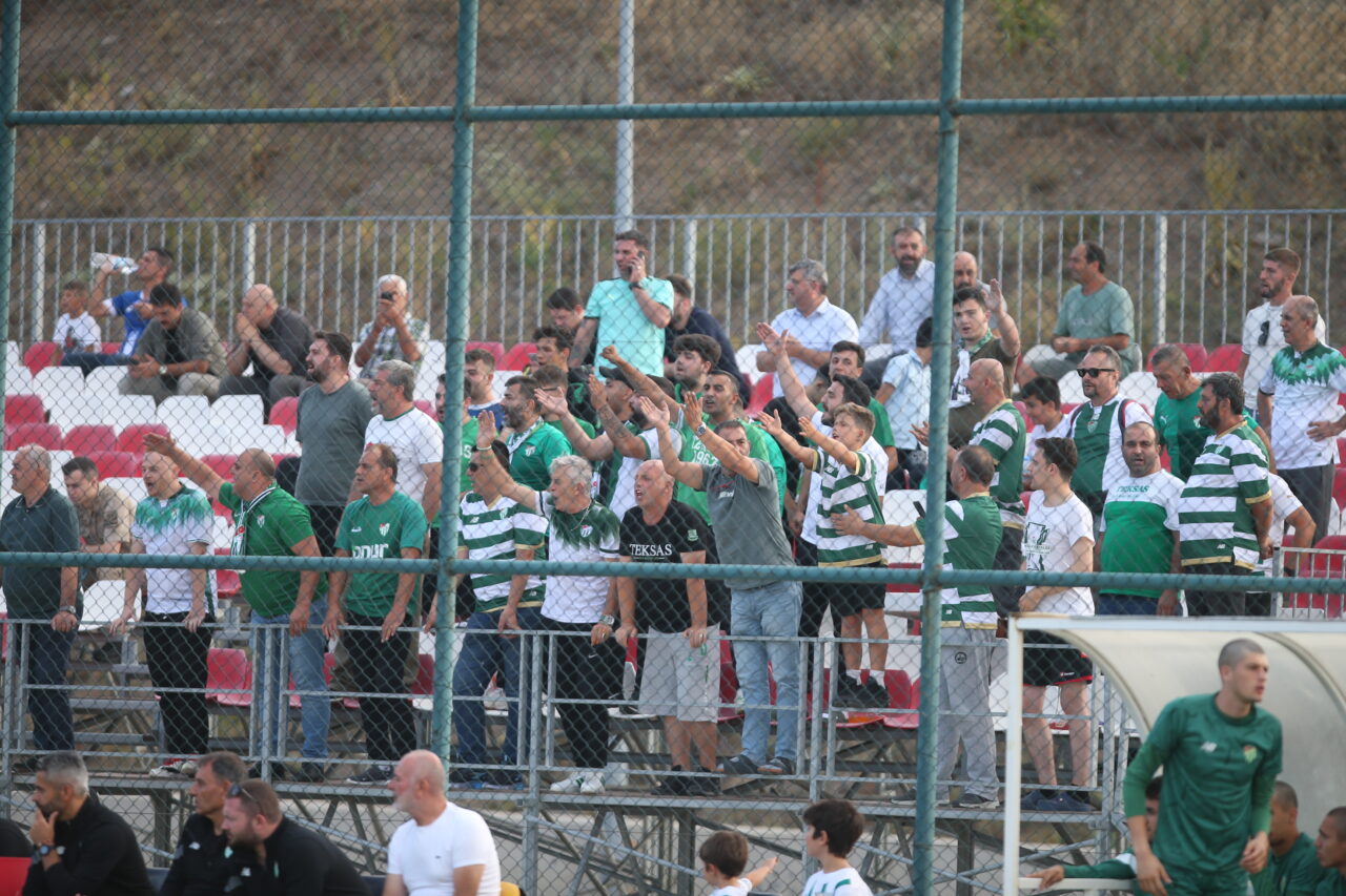 Bursaspor için 1300 kilometre yol yaptılar