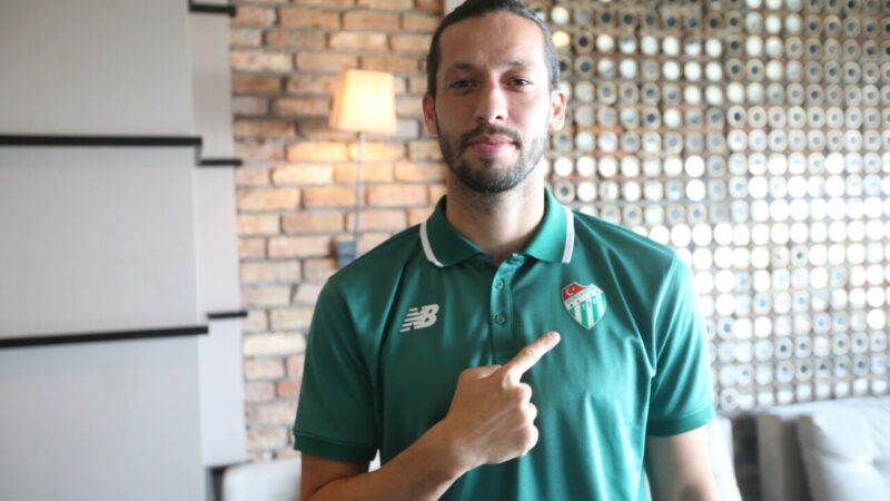 Bursaspor’un yeni transferinden bir ilk! OLAY’a açıkladı…