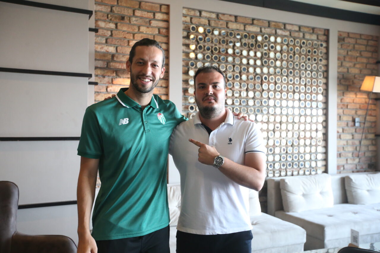 Bursaspor’un yeni transferinden bir ilk! OLAY’a açıkladı… Bursaspor’un yeni transferinden bir ilk! OLAY’a açıkladı…