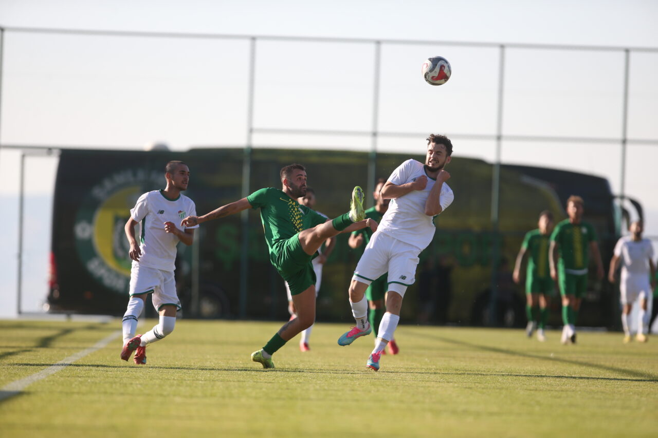Bursaspor’un kamptaki son rakibi belli oldu Bursaspor’un kamptaki son rakibi belli oldu