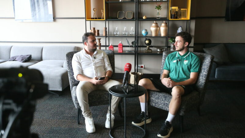 Bursaspor’un 19 yaşındaki orta saha oyuncusu Muhammet Zeki Dursun takımda