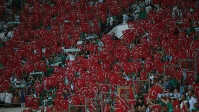 Bursaspor sevgisi böyle yaşandı! Atatürk Spor Kompleksi Matlı Stadyumu bayram yeri gibi