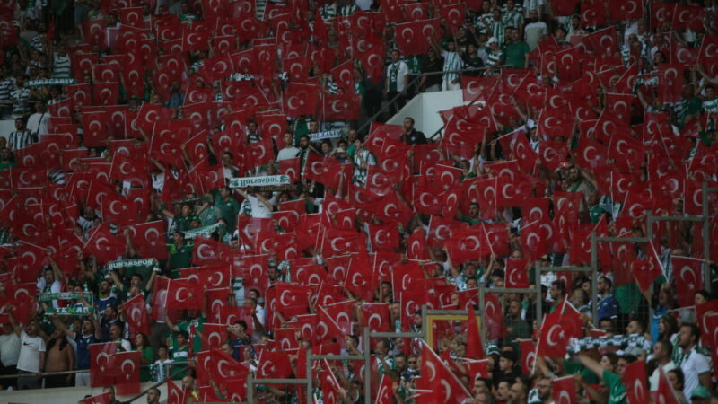 Bursaspor sevgisi böyle yaşandı! Atatürk Spor Kompleksi Matlı Stadyumu bayram yeri gibi Bursaspor'un 1461 Trabzon FK ile oynadığı sezonun ilk iç saha