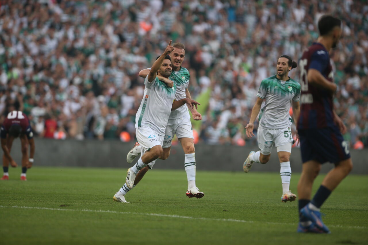 Bursaspor tek attı 3 aldı! Nefes kesen maçta zorlandı…