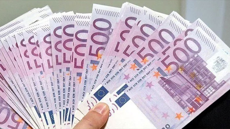 Euro 10 günün zirvesinde Euro 10 günün zirvesinde