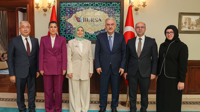 Bakan Yardımcısı Yenigün’den Bursa Valisi Ayyıldız’a ziyaret Bakan Yardımcısı Yenigün’den Bursa Valisi Ayyıldız’a ziyaret