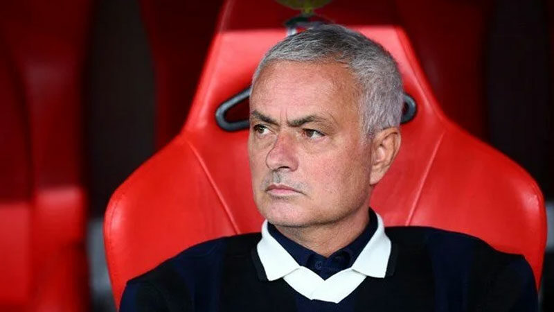 Fenerbahçe, Jose Mourinho ile yolların ayrıldığını duyurdu.