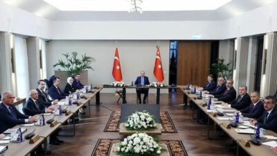 Adres değişmedi: Kabine Ahlat’ta toplanıyor