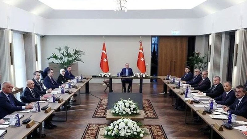 Adres değişmedi: Kabine Ahlat’ta toplanıyor