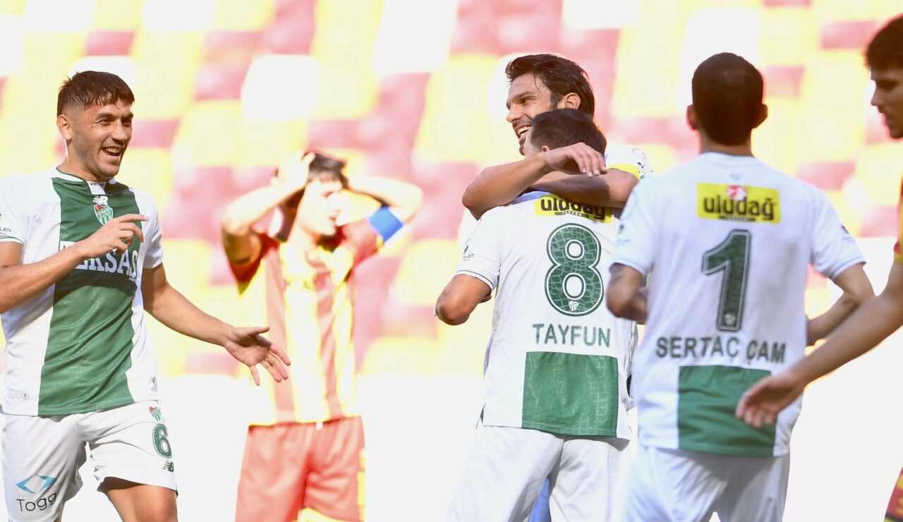 Bursasporlu oyuncudan 11 yıl sonra bir ilk! Bursasporlu oyuncudan 11 yıl sonra bir ilk!